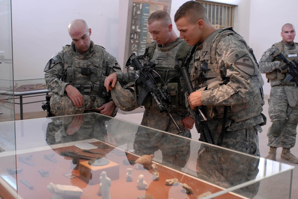 'Ironhorse' Soldiers visit Iraq Museum