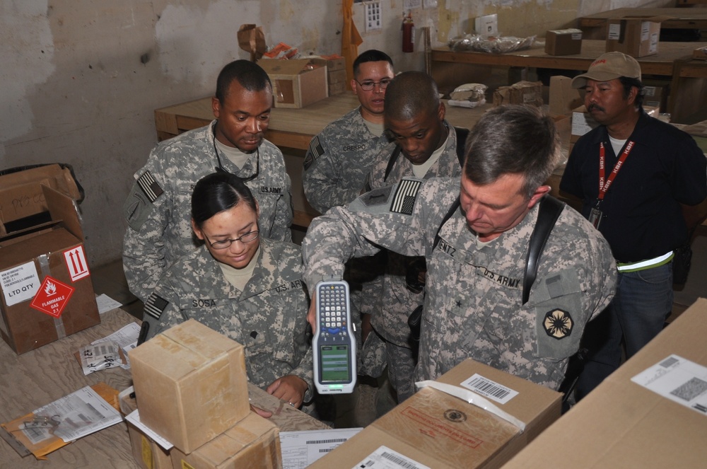 Army's Logistics Chief in Iraq Begins Deployment With Q-West Visit