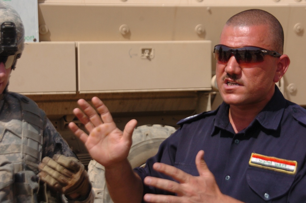 U.S. teaches Iraqi police reflexive firing techniques