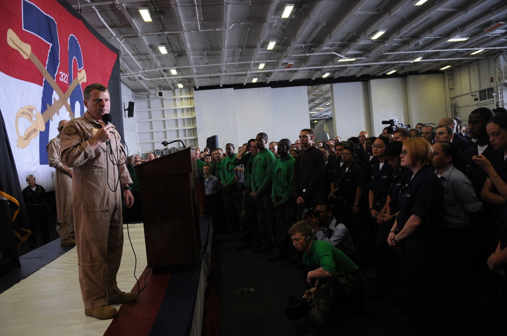 5th Fleet Commander Visits USS Ronald Reagan