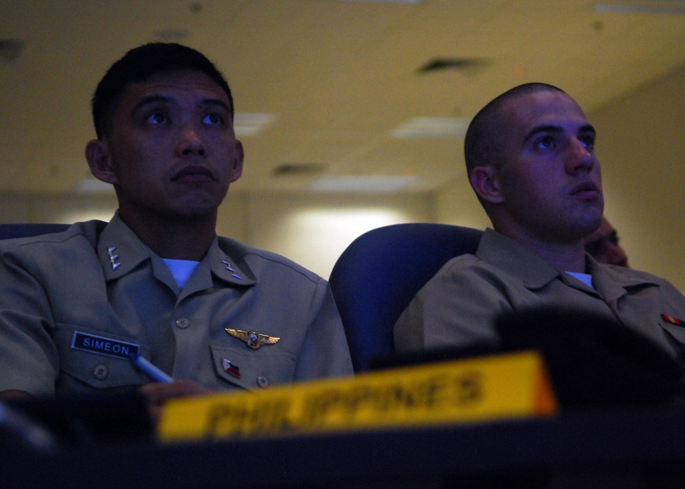 U.S., Singapore navies train together
