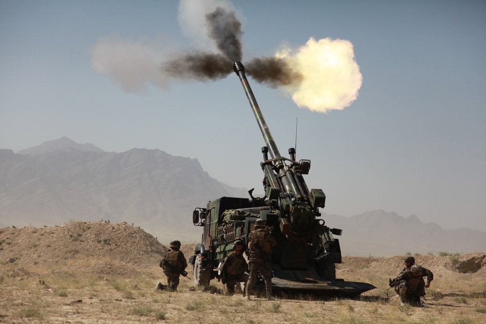 U.S., French shoot artillery in Afghanistan