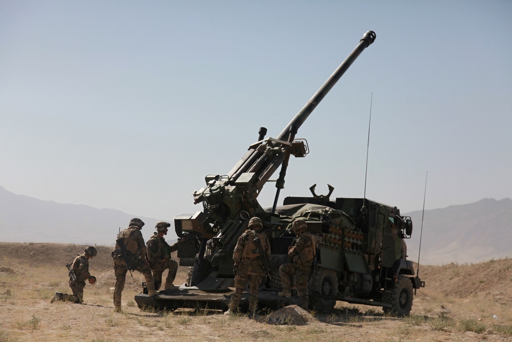 U.S., French shoot artillery in Afghanistan