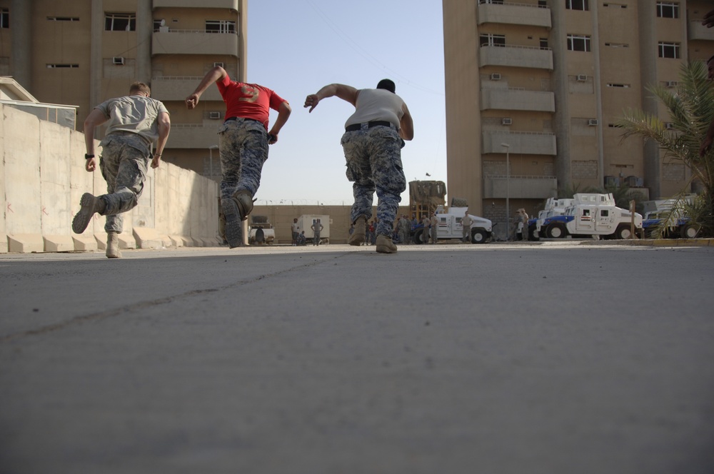 U.S., Iraqi forces PT together