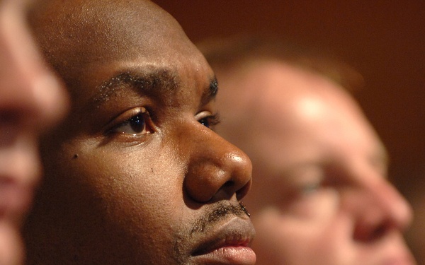 President Obama Visits Phoenix; Meets Luke AFB Airmen