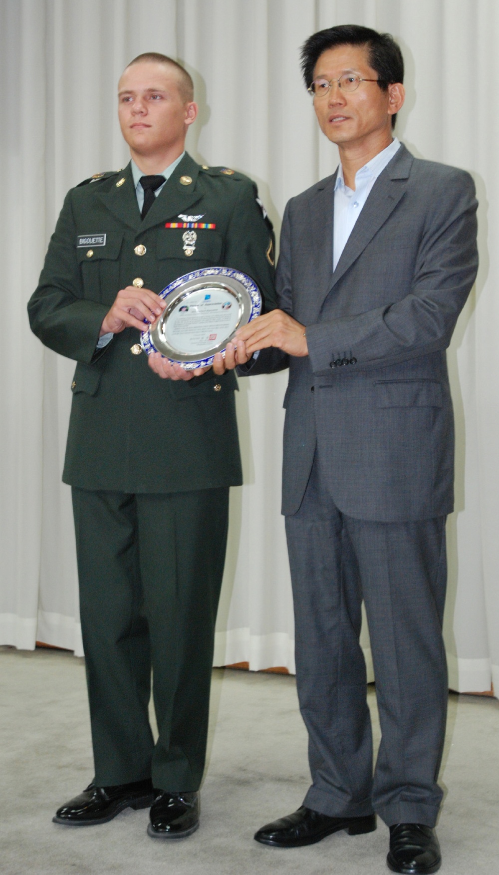 Governor Honors Warhose Soldier's Selfless Sacrifice