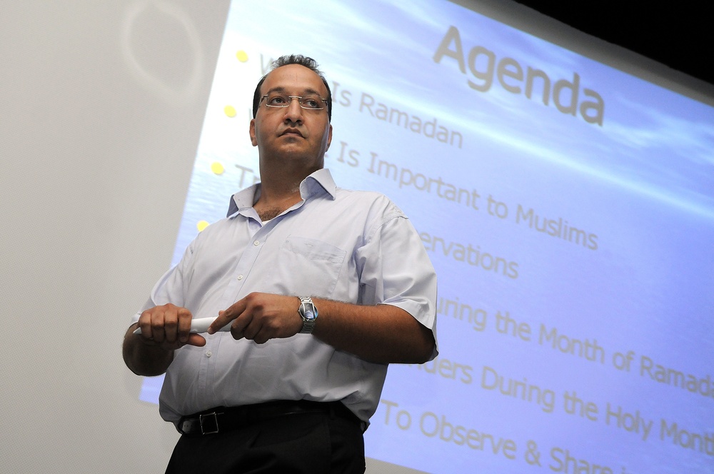 Service members Prepare for Ramadan