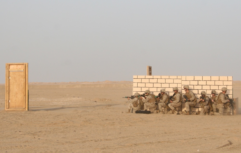 Combat engineers training in Kuwait