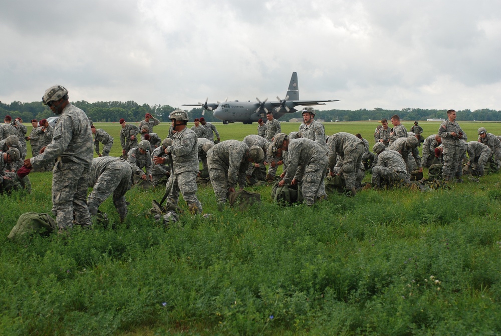 Paratroopers arrive in Indianapolis for the 63rd Annual 82nd Airborne Division Association Convention