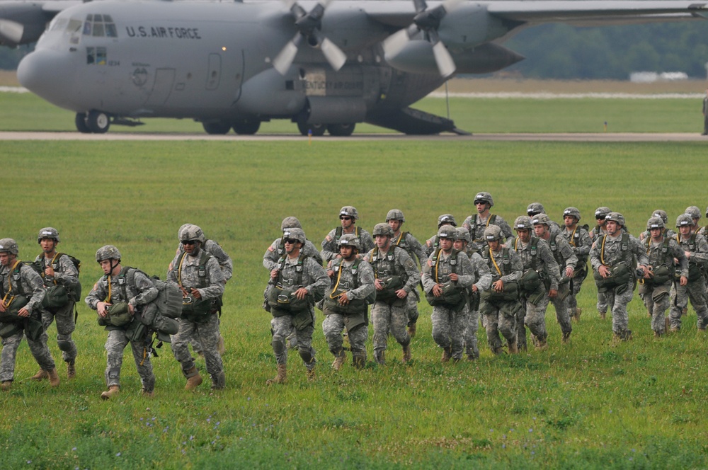 Paratroopers arrive in Indianapolis for the 63rd Annual 82nd Airborne Division Association Convention