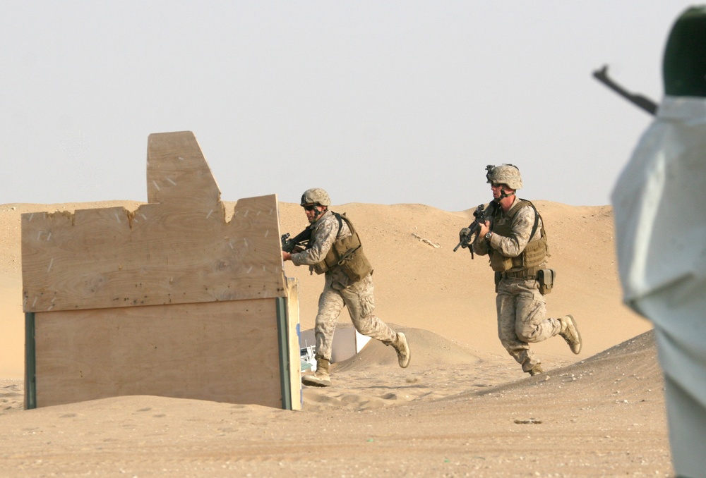 Weapons Company trains in Kuwait