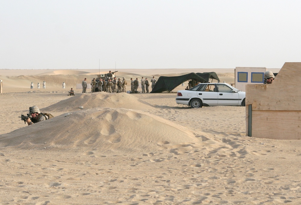 Weapons Company trains in Kuwait