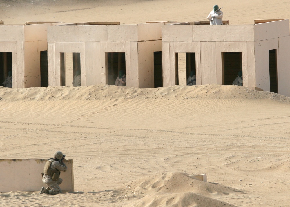 Weapons Company trains in Kuwait