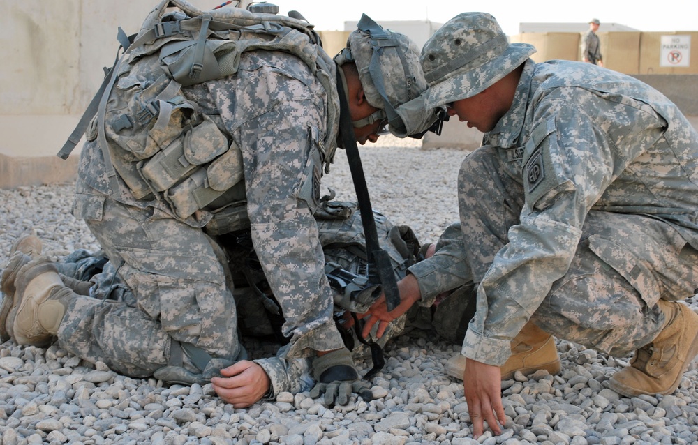 Paratroopers sharpen medical skills