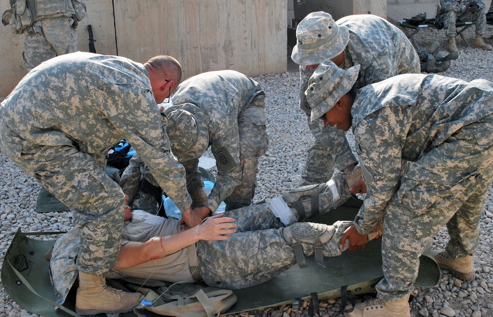 Paratroopers sharpen medical skills