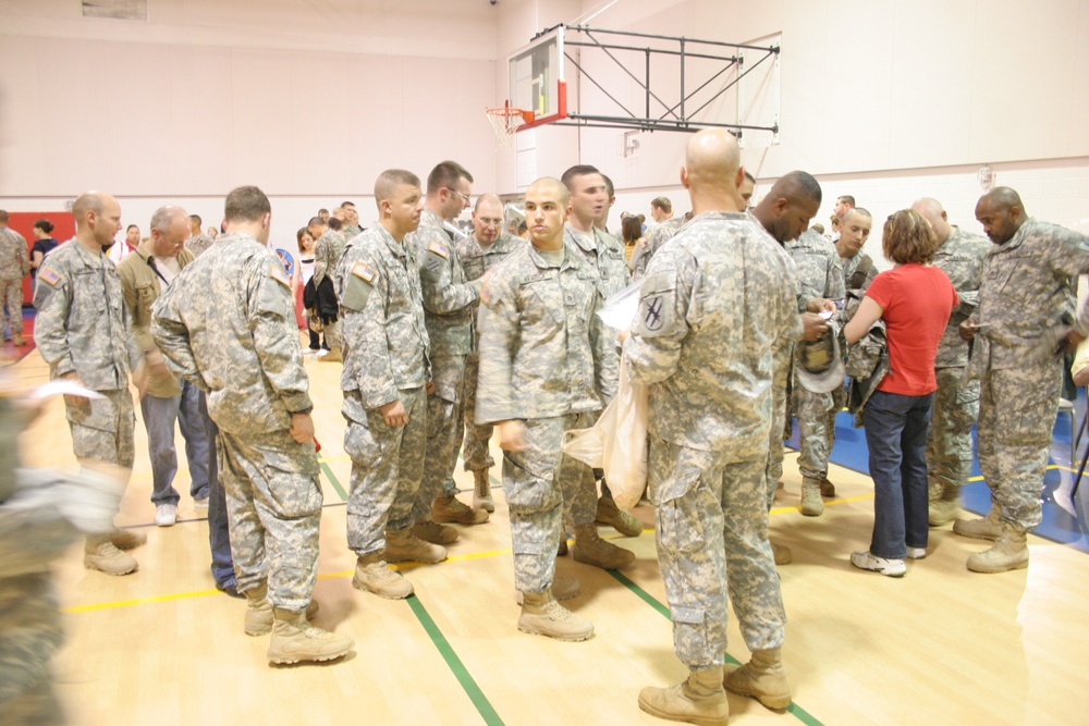 Soldiers Gather at 1/121st Infantry Regiment Family Day
