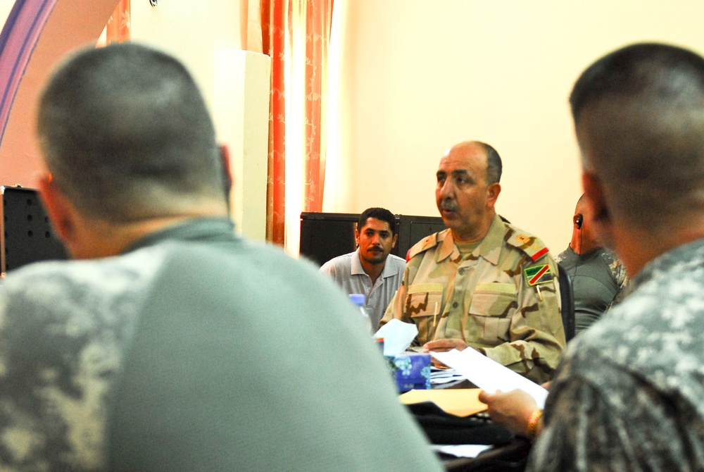 Transitioning commanders, Iraqi leaders meet at Basra security council