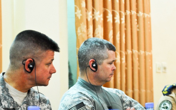 Transitioning commanders, Iraqi leaders meet at Basra security council