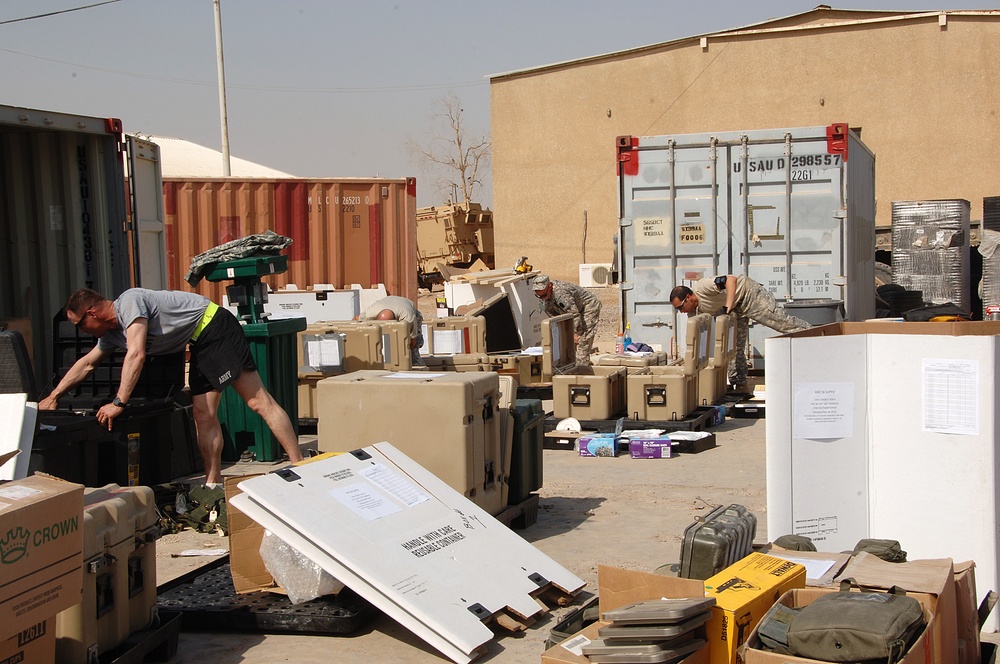 Soldiers pack up to head home