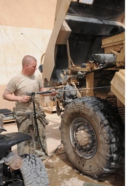Support company keeping U.S. Army and Iraqi Army engineers rolling