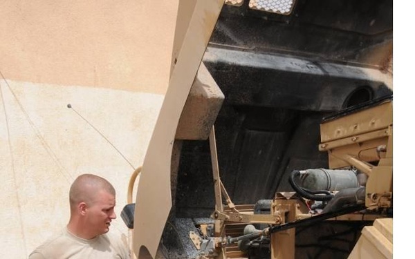 Support company keeping U.S. Army and Iraqi Army engineers rolling