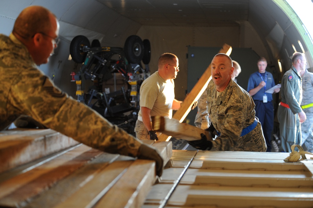 389th Fighter Squadron Deploys