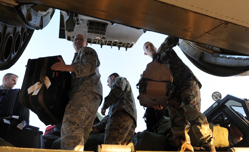 389th Fighter Squadron Deploys