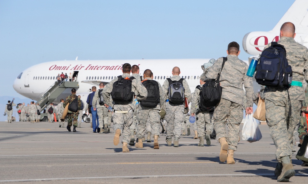 389th Fighter Squadron Deploys