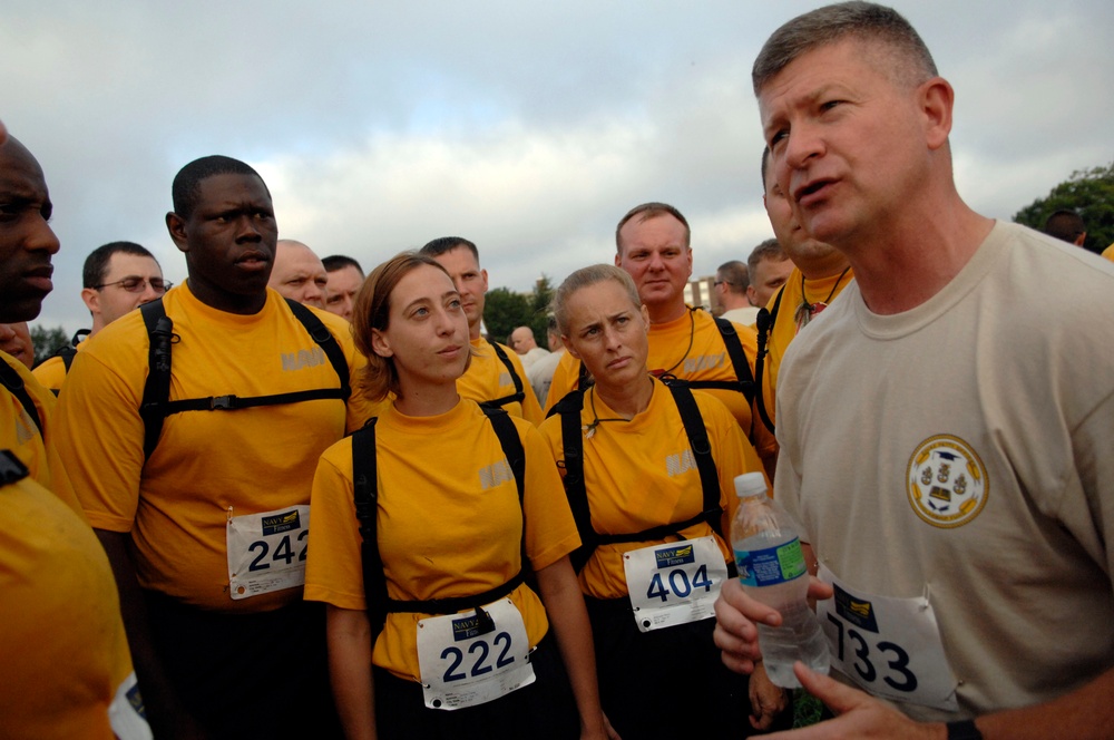 Top navy enlisted visits with wounded warriors; runs with future chiefs