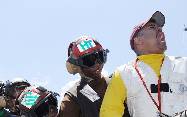 George Washington Sailors conduct firefighting drill