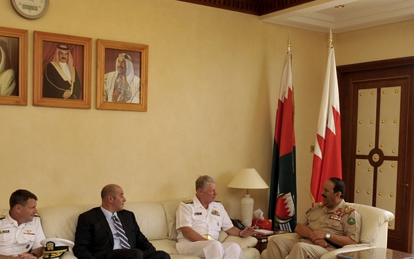 Roughead Visits Bahrain