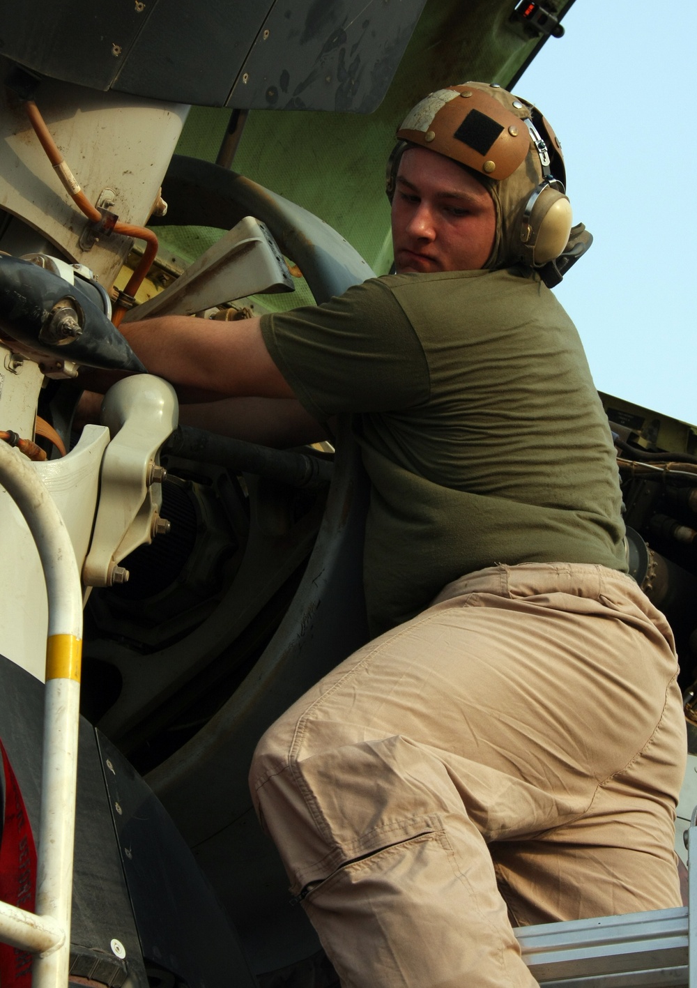 Conducting aircraft maintenance