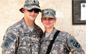 Siblings Meet in Iraq After Long Deployment Separation