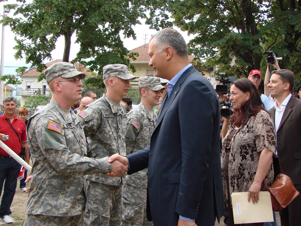 Serbian, U.S. officials visit joint civil-military construction sites