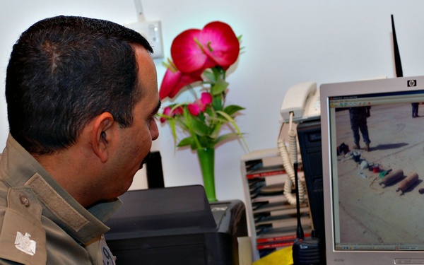 Soldiers Deliver Dog Food to IP Kennel
