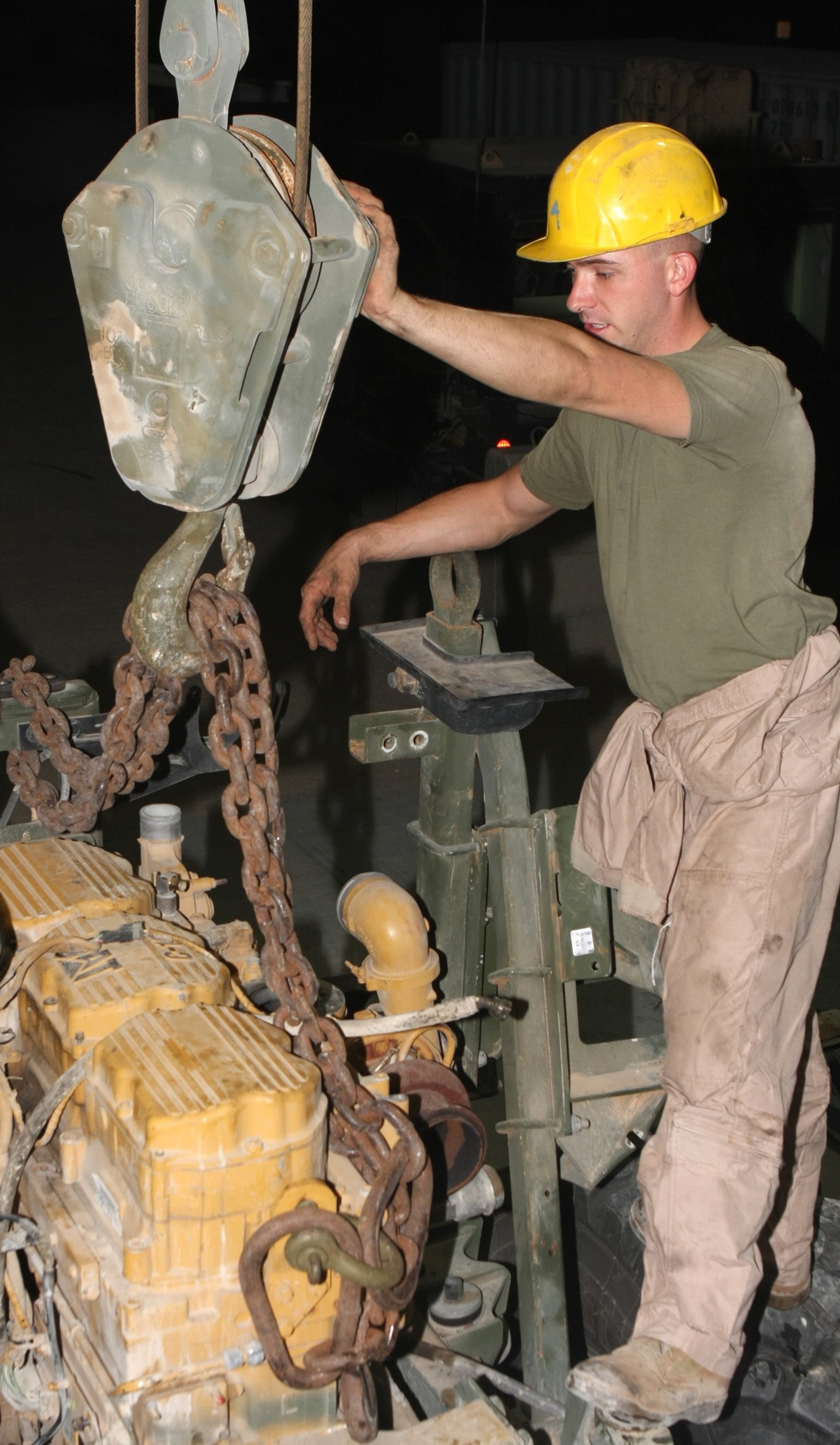 Combat Logistics Battalion 22 mechs keep Marine Expeditionary Unit rolling