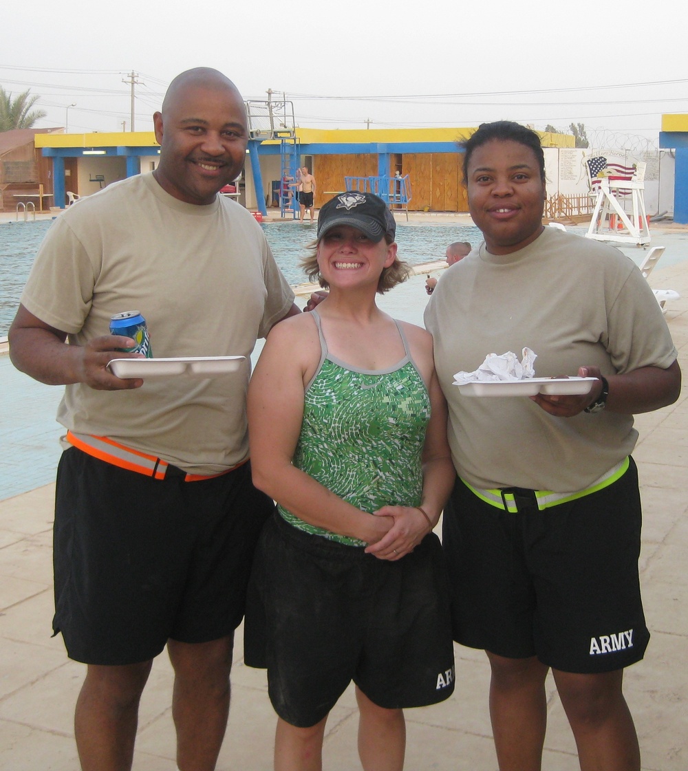 Soldiers bond with barbecue and water volleyball