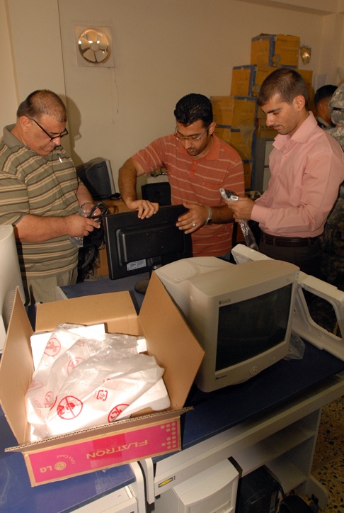 U.S. Army donates computers to Kirkuk College of Science