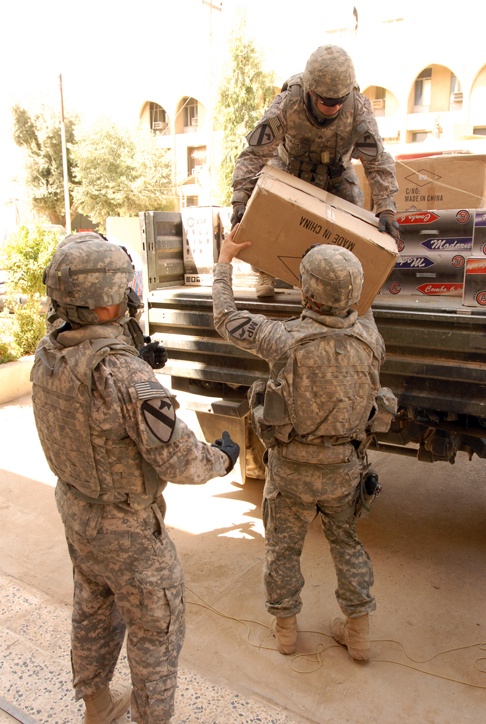 U.S. Army donates computers to Kirkuk College of Science