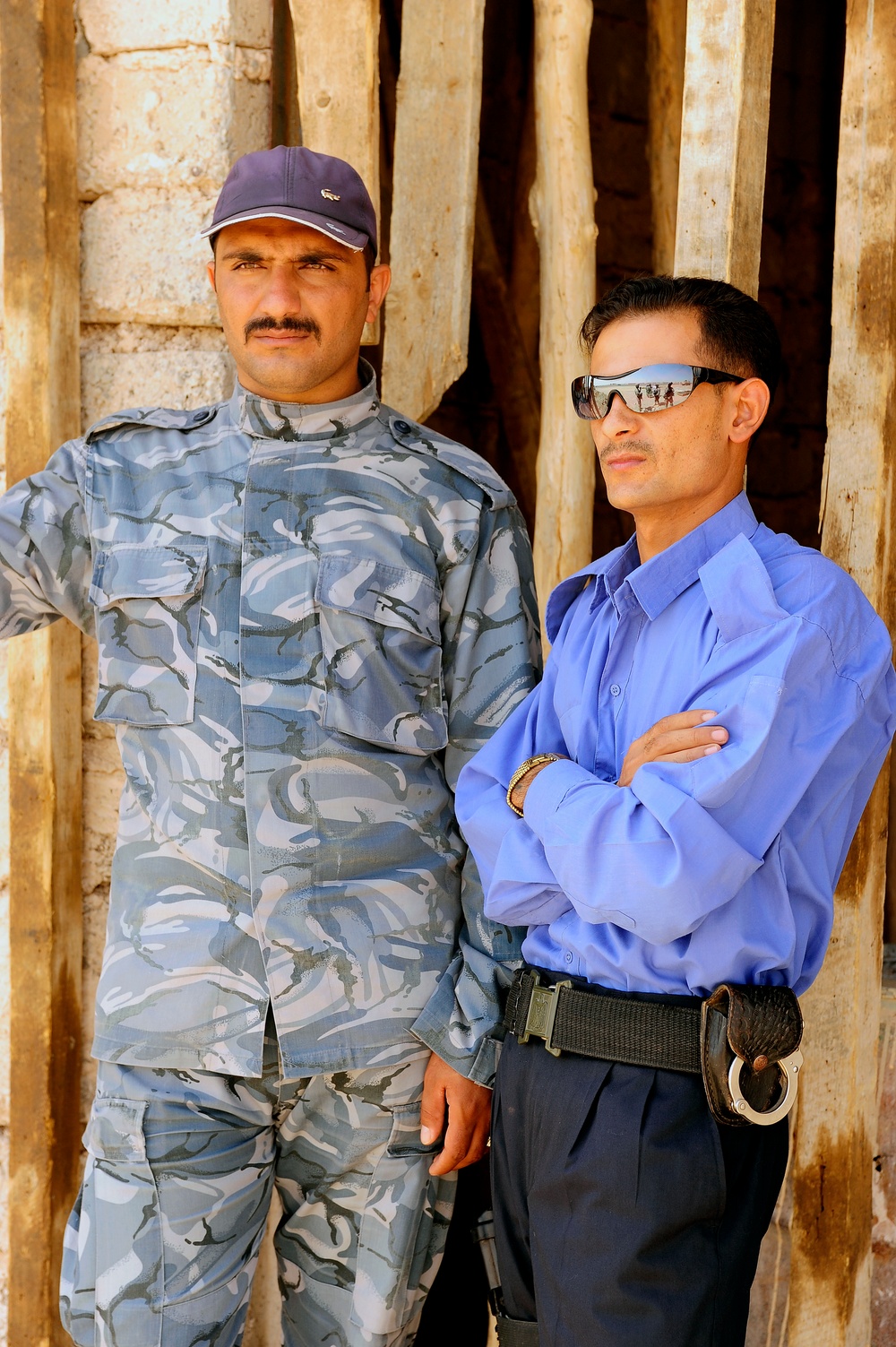 Soldiers visit Iraqi police during micro-grant survey