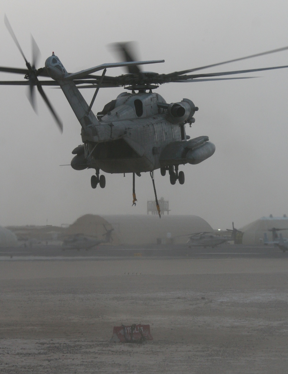22nd MEU conducts HST training with the CH-53E