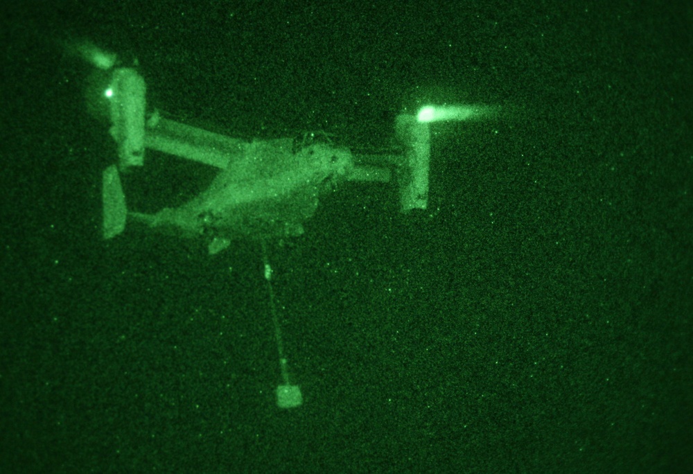 22nd MEU conducts HST training with MV-22B at Night