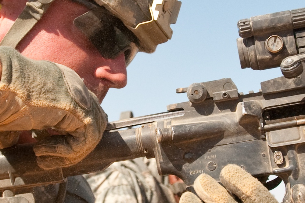 1st Brigade Combat Team 82nd Airborne Division zeroes rifles at Al Asad