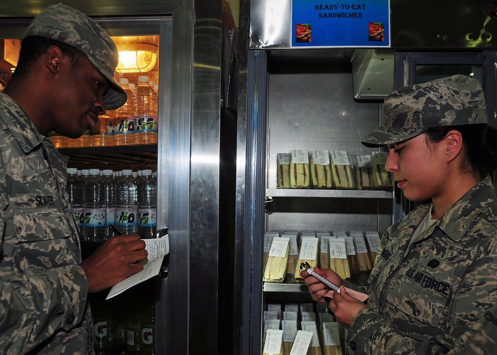 386th FSS Dining Facility Personnel