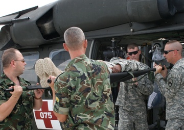 U.S., Bulgarian troops learn combat life saving skills