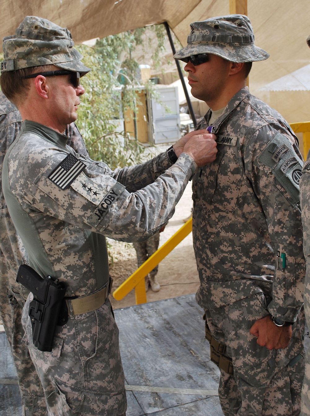 Multi-National Corps-Iraq three star honors Cavalry Paratroopers