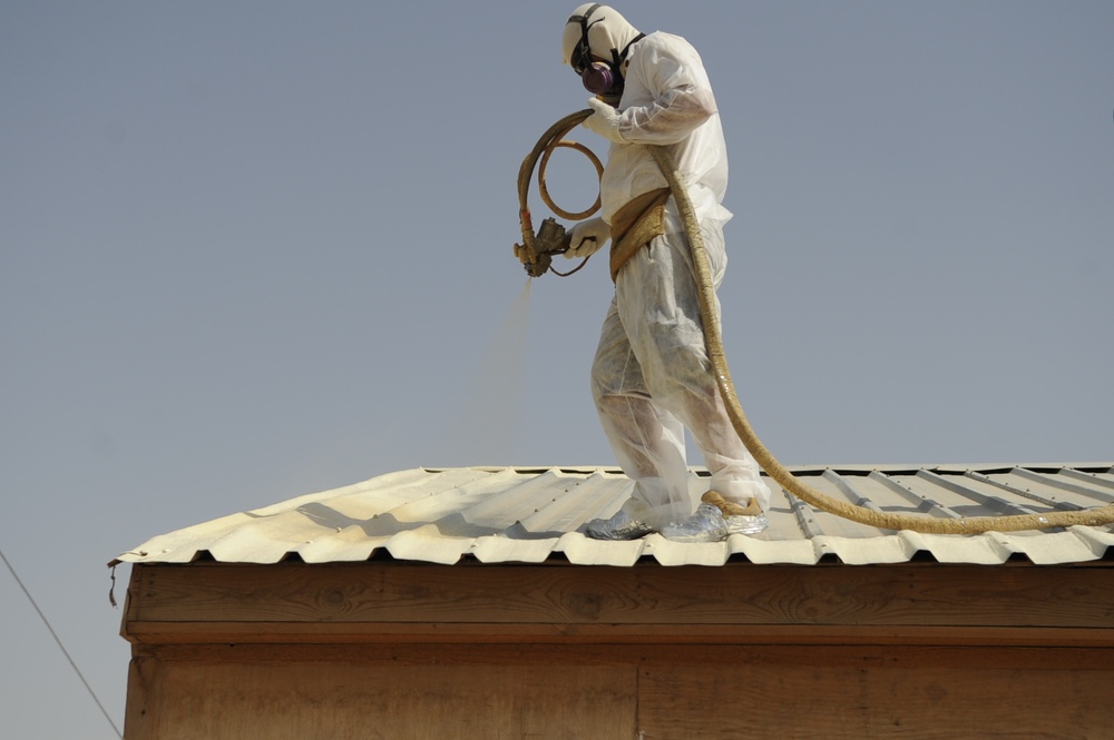 Iraqis insulate buildings to save on energy costs