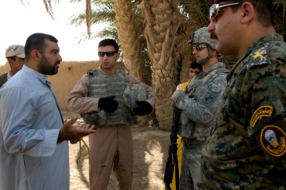 U.S., Iraqi Soldiers Patrol Ibrahim Jassim Village