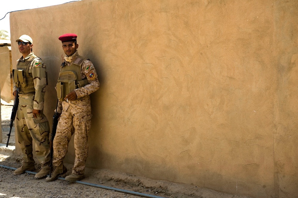 U.S., Iraqi Soldiers Patrol Ibrahim Jassim Village