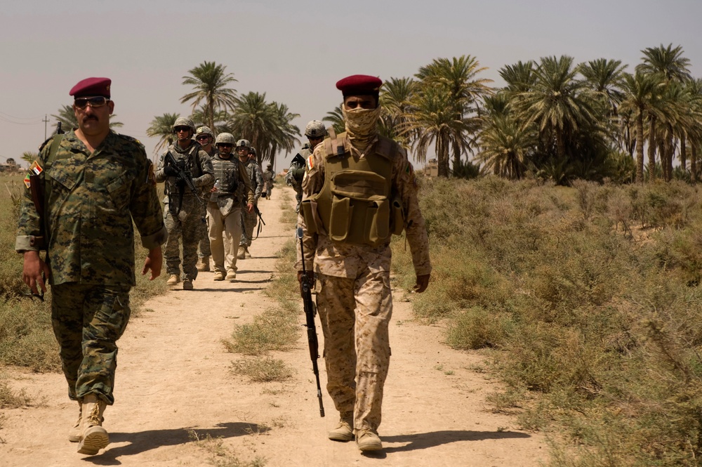 U.S., Iraqi Soldiers Patrol Ibrahim Jassim Village
